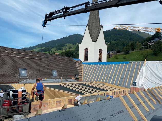 Sanierungsarbeiten am Dach der prosbstei St. Gerold